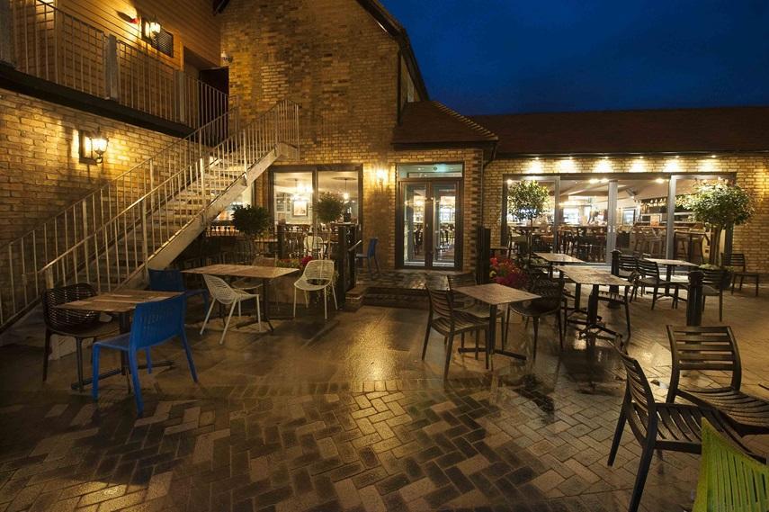 The Crown Hotel Wetherspoon Biggleswade Eksteriør bilde