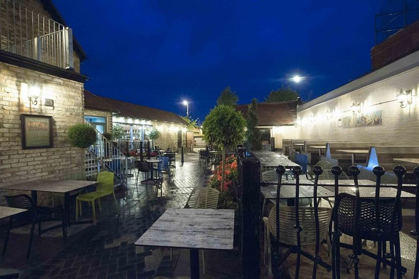 The Crown Hotel Wetherspoon Biggleswade Eksteriør bilde